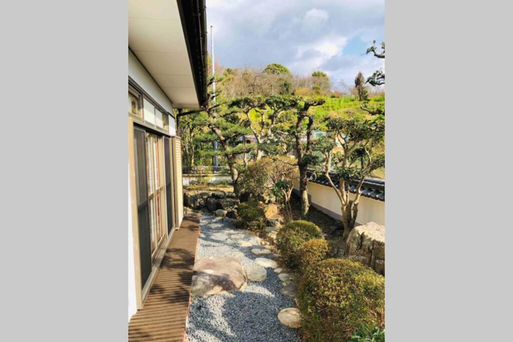 48坪！道後温泉付近駐車場有り清潔さと設備の充実さが高評価 大切な家族仲間と広々とくつろげます Vila Matsuyama  Exterior foto