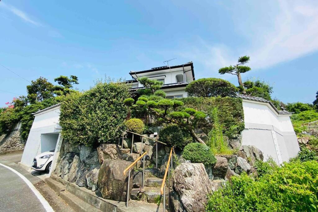 48坪！道後温泉付近駐車場有り清潔さと設備の充実さが高評価 大切な家族仲間と広々とくつろげます Vila Matsuyama  Exterior foto