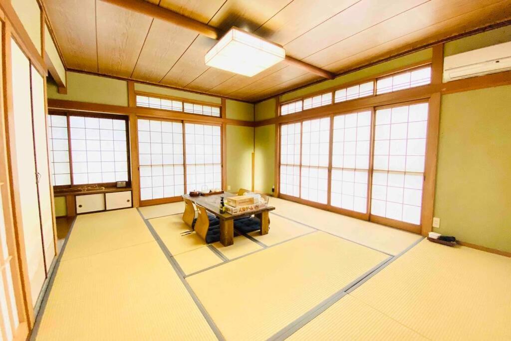 48坪！道後温泉付近駐車場有り清潔さと設備の充実さが高評価 大切な家族仲間と広々とくつろげます Vila Matsuyama  Exterior foto
